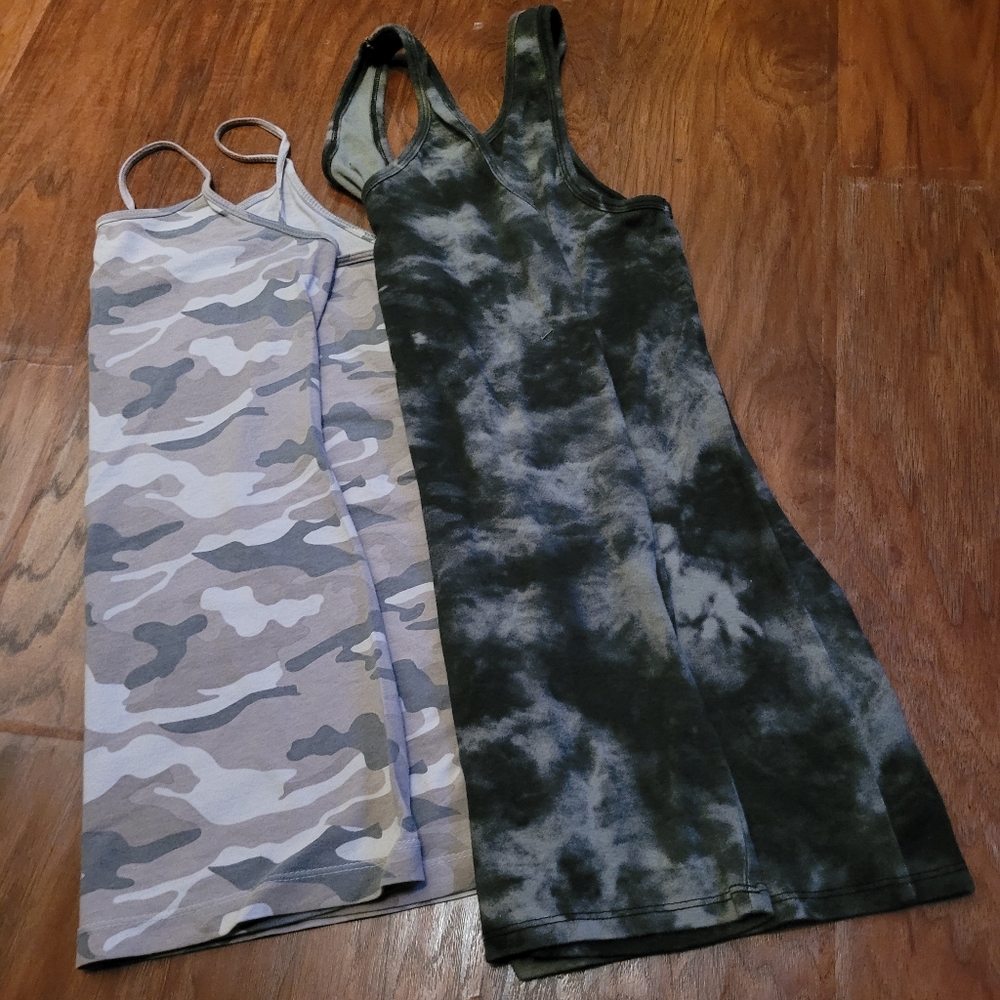 2x Tank Tops
